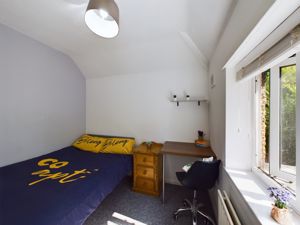 bedroom 5 - click for photo gallery